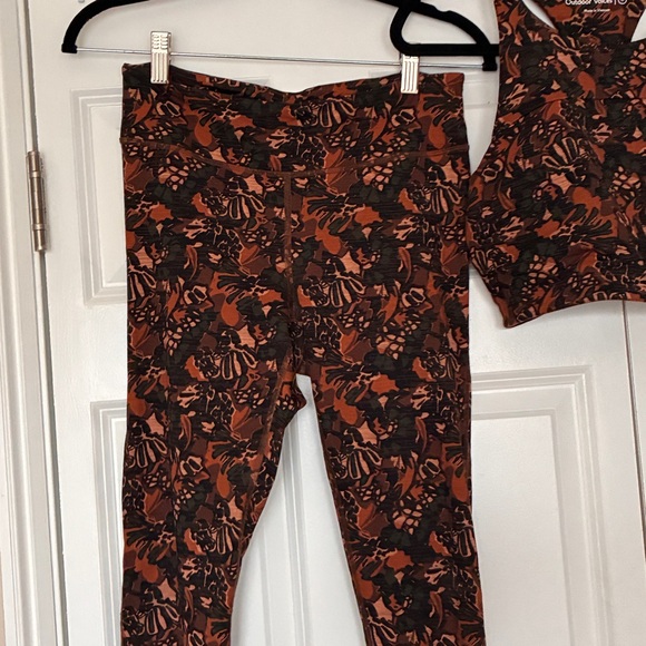 Outdoor Voices Athletic Two-Piece Set in Rust Floral Print - Picture 4 of 14